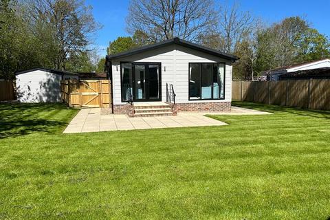 2 bedroom park home for sale, Bracknell, Berkshire, RG42