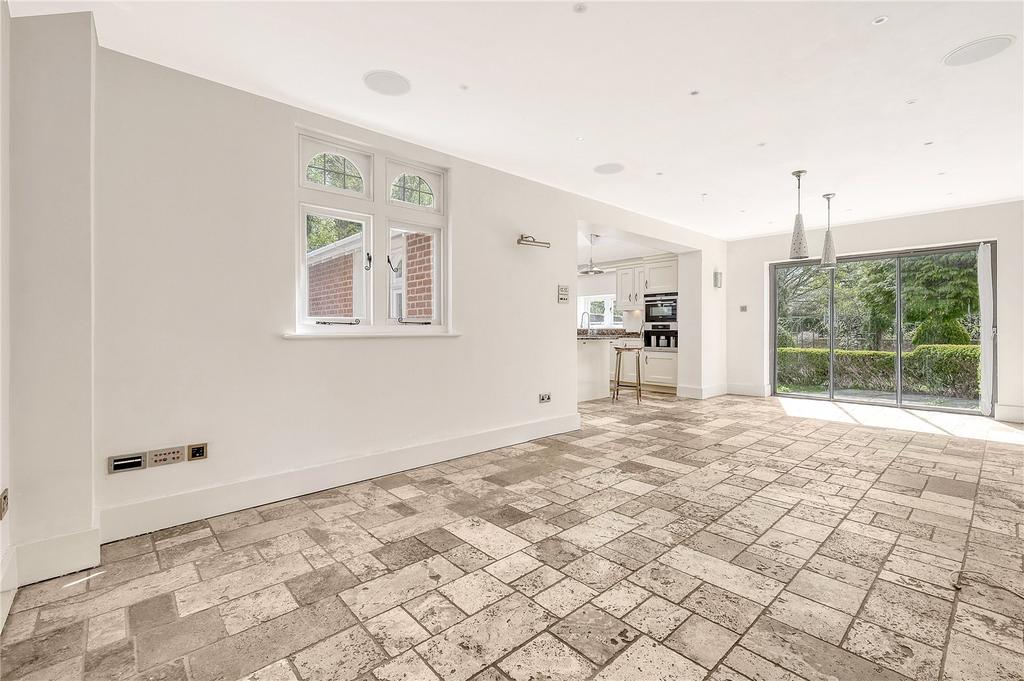 Dining/Family Room