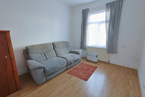 2 bedroom apartment to rent, Turners Hill, Waltham Cross EN8