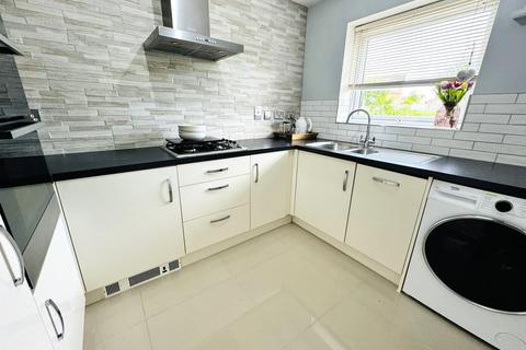 4 bedroom semi-detached house for sale, Mendips Close, Willenhall