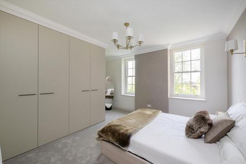 3 bedroom flat for sale, Lindfield Gardens, London, NW3