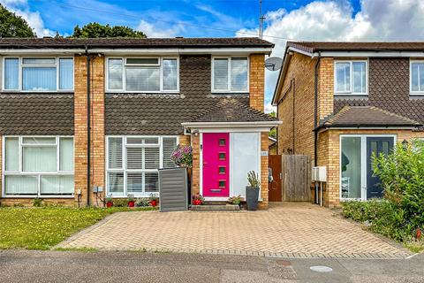 3 bedroom semi-detached house for sale, Ringway Road, Park Street, St. Albans, Hertfordshire, AL2