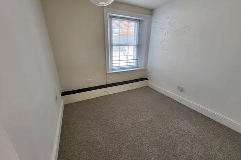 2 bedroom flat to rent, North Street, Mere BA12