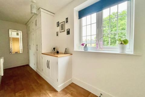 6 Henry Manning House Milan Walk, Brentwood, CM14 4JQ