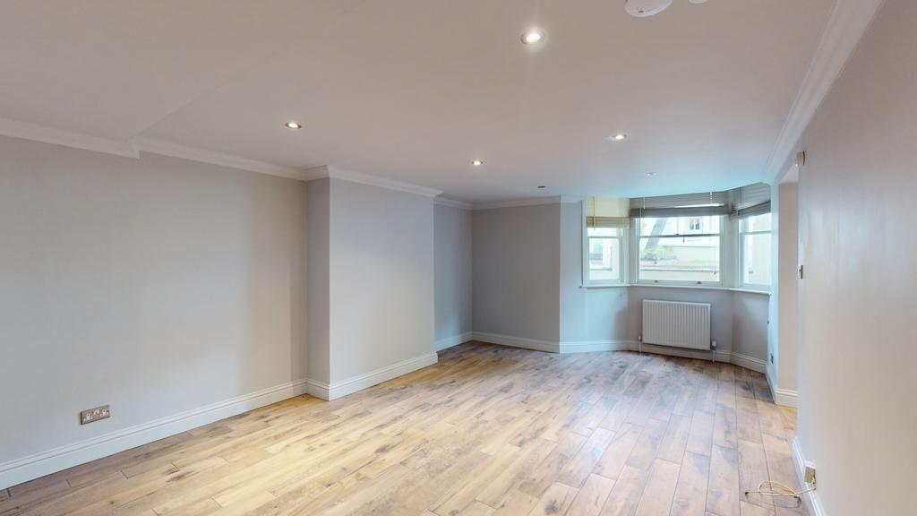 Buckingham Place, Brighton 1 bed flat to rent £950 pcm (£219 pw)
