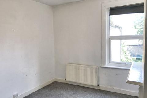 3 bedroom terraced house for sale, 11 North Avenue, Southend-on-Sea, Essex, SS2 5HT