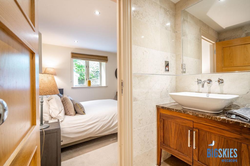 Principal Ensuite