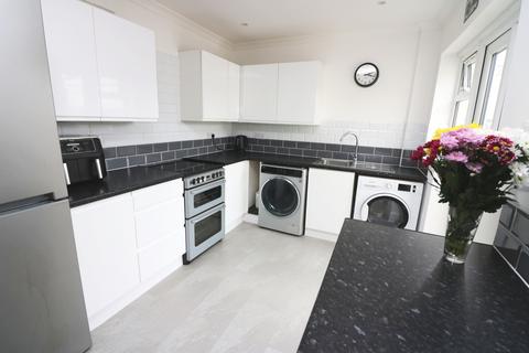 4 bedroom end of terrace house for sale, South Avenue, Egham, Surrey, TW20