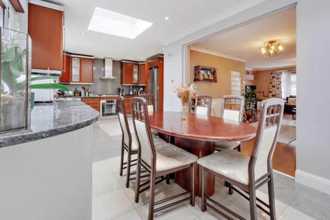 4 bedroom detached house for sale, Elms Avenue, London