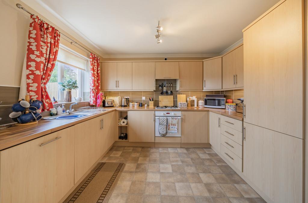 Kitchen /Dining Room