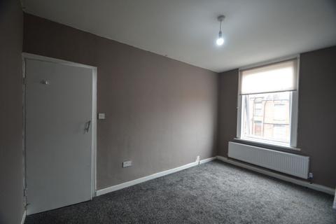 2 bedroom terraced house to rent, Lumley Mount, Leeds LS4