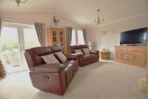2 bedroom park home for sale, Meadowside Way, Yarwell, Stamford, PE8