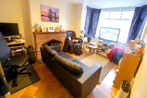 1 bedroom flat to rent, High Worple, Harrow, Middlesex