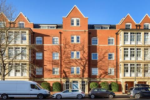 2 bedroom flat for sale, High Road, North Finchley