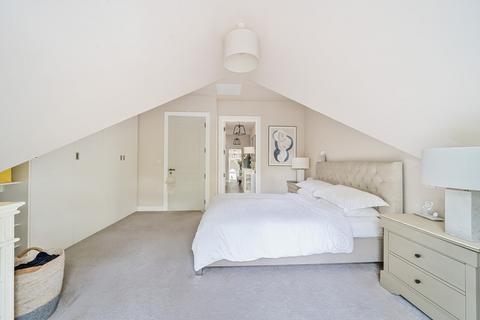 2 bedroom flat for sale, Woodstock Court, Sheerwater Road, Woodham, KT15