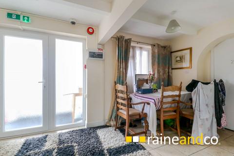 5 Branch Close, Hatfield, AL10 0TW