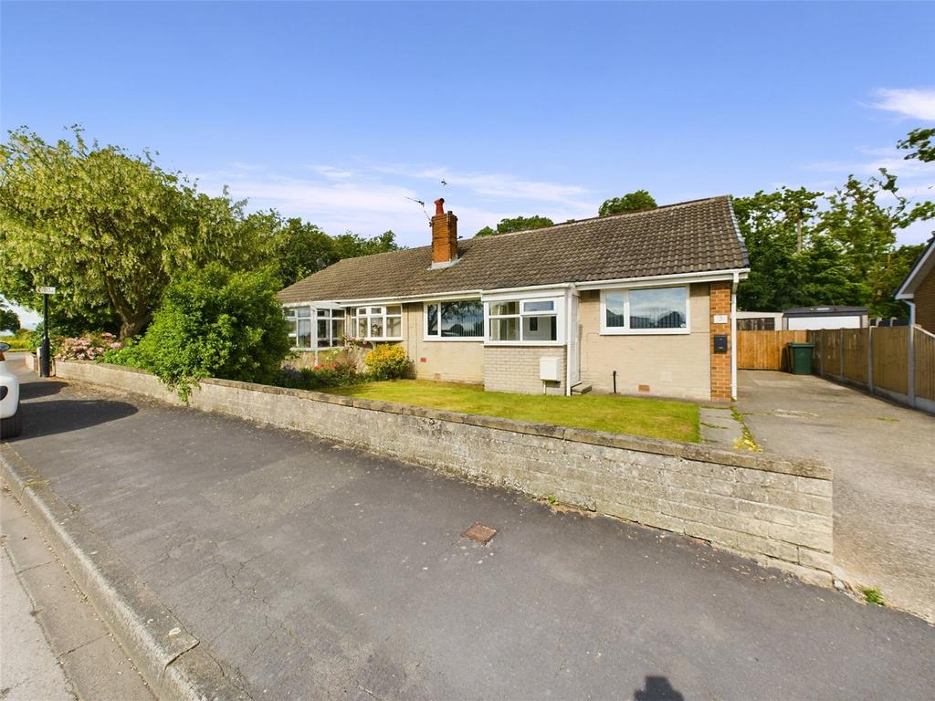 Eden Drive, Askern, Doncaster, DN6 3 bed bungalow for sale £180,000