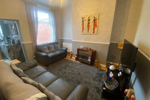 196 Fields New Road, Chadderton, Oldham, OL9 8NT