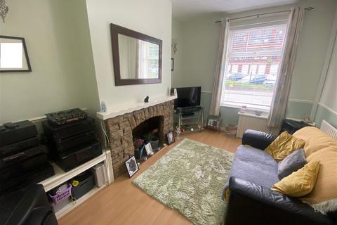 196 Fields New Road, Chadderton, Oldham, OL9 8NT