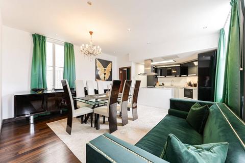 3 bedroom flat to rent, Marloes Road, Kensington, London, W8