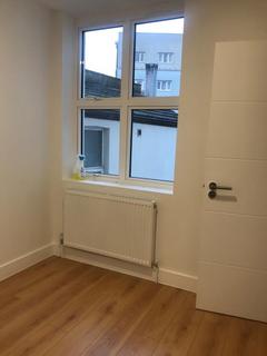 Studio to rent, Masons Avenue, Harrow HA3