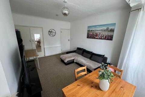 2 bedroom flat for sale, Hollywood Court