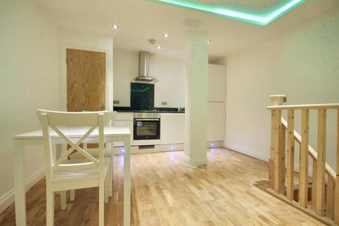 1 bedroom flat to rent, Falconars Court, Newcastle upon Tyne NE1