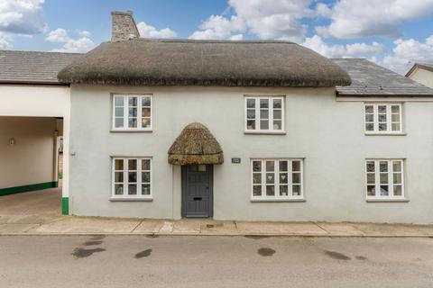 4 bedroom cottage for sale, East Street, Chulmleigh, EX18