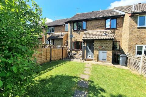 2 bedroom terraced house to rent, Tychbourne Drive, Guildford GU4