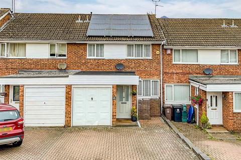 3 bedroom terraced house for sale, Knowle Drive, Harpenden, Hertfordshire, AL5