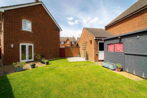 4 bedroom detached house for sale, Caesar Avenue, Kingsnorth, TN23