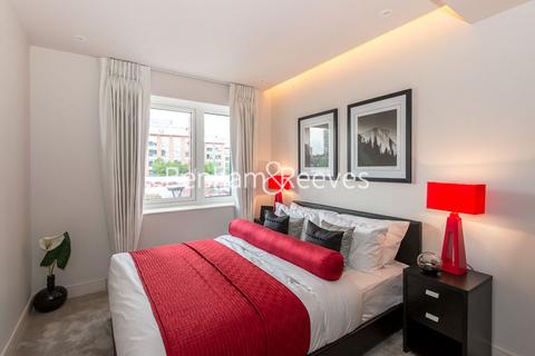 1 bedroom apartment to rent, Parr's Way, Hammersmith W6