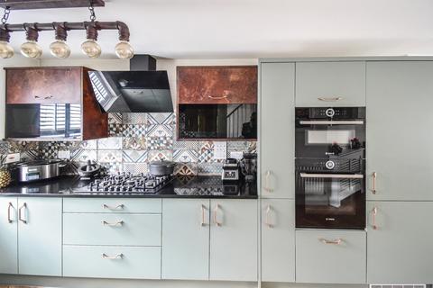 32 Ffordd Watkins, Birchgrove, Swansea, SA7 0HP