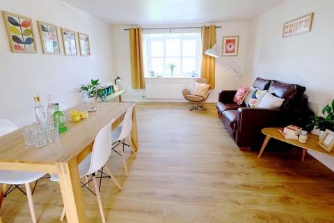 2 bedroom flat to rent, The Cedars, Cedar Grove, Heaton Moor, Stockport, SK4