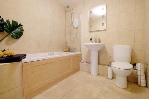 2 bedroom flat to rent, The Cedars, Cedar Grove, Heaton Moor, Stockport, SK4