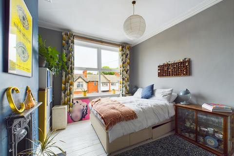 4 bedroom terraced house for sale, Brunswick Park Road, London, N11