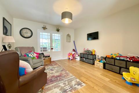 27 Ladyhill Close, Usk, NP15 1SJ