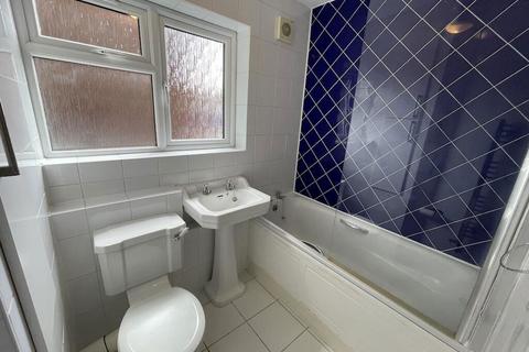 1 bedroom flat for sale, Stourbridge Road, Stourbridge, West Midlands, DY9 7BD
