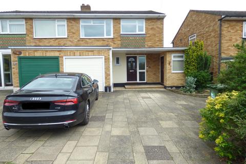 3 bedroom semi-detached house for sale, Chipperfield Close, Upminster RM14