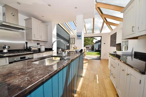 59 Heath Gardens, Twickenham, TW1 4LY