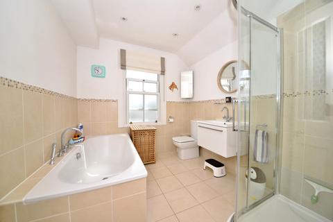 59 Heath Gardens, Twickenham, TW1 4LY
