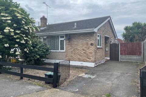 1 bedroom bungalow to rent, a Maurice Road, Canvey Island