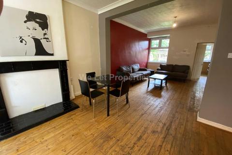 3 bedroom house to rent, Fire Station Square, Salford M5