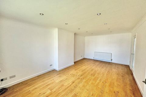 64 Lexden Road, Seaford, BN25 3BA