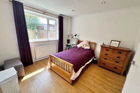 64 Lexden Road, Seaford, BN25 3BA