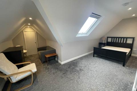 Studio to rent, St Botolph's Road, Worthing, West Sussex
