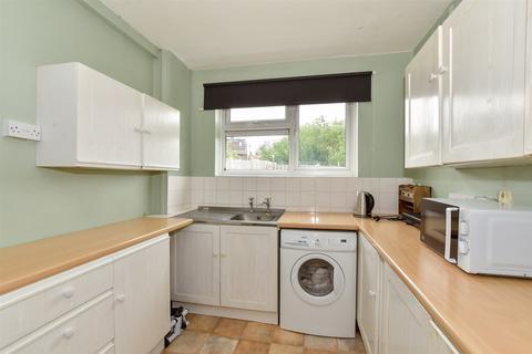 1 bedroom ground floor flat for sale, Manford Cross, Chigwell, Essex