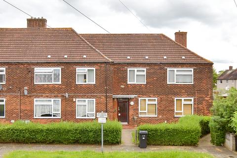 1 bedroom ground floor flat for sale, Manford Cross, Chigwell, Essex