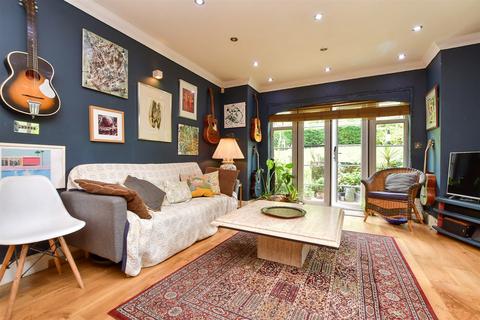 1 bedroom ground floor flat for sale, Gatton Park Road, Redhill, Surrey