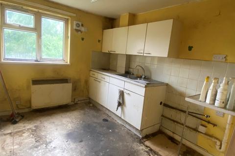 1 bedroom flat for sale, Newlands Crescent, East Grinstead, West Sussex